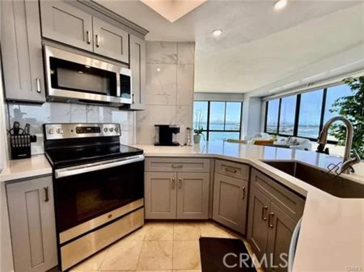 1310 E Ocean #906 photo 6