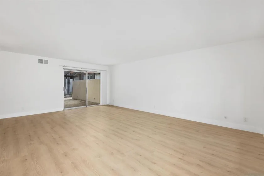 17031 Bernardo Center Drive photo 9