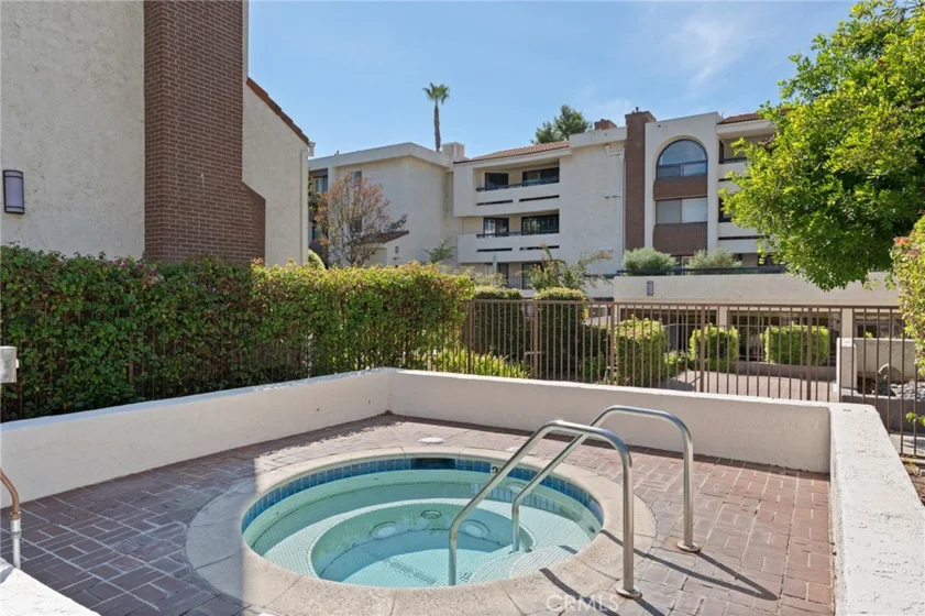 21650 Burbank #203 photo 23