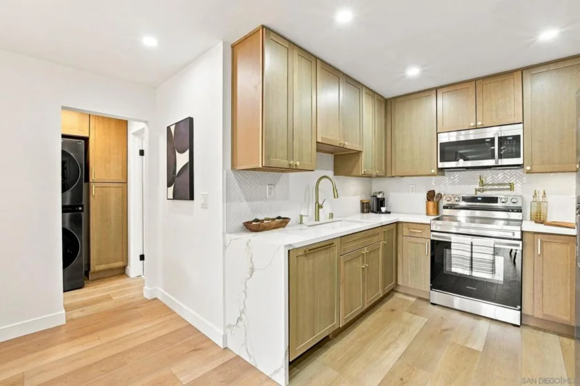 140 Walnut #4B photo 18