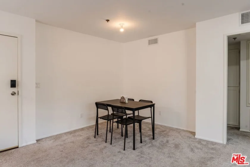 1731 Barry Avenue #214 photo 3