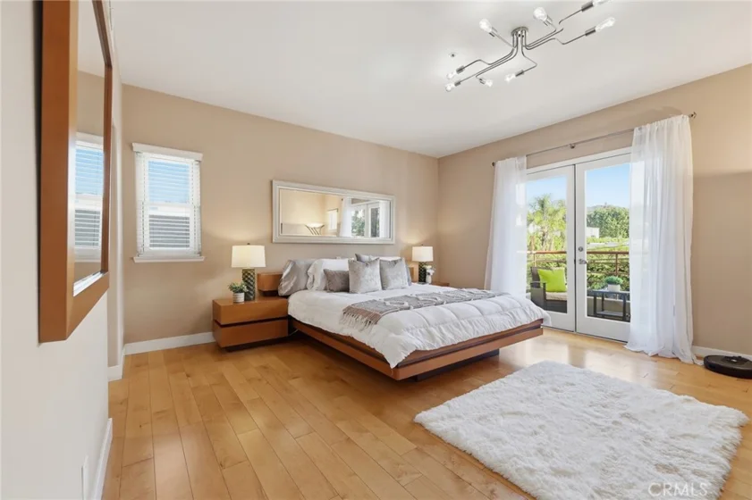 14271 Dickens Street #201 photo 24