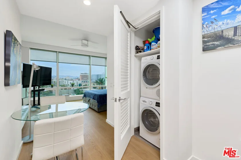 877 S Francisco Street #1220 photo 5