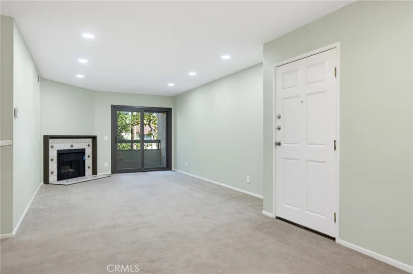 460 Oak Street #215 photo 8