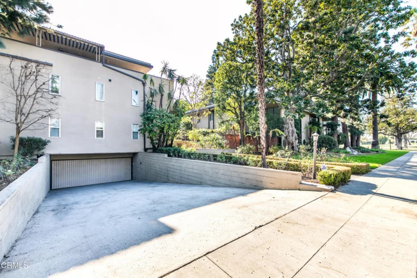 380 S Orange Grove Boulevard #12 photo 30