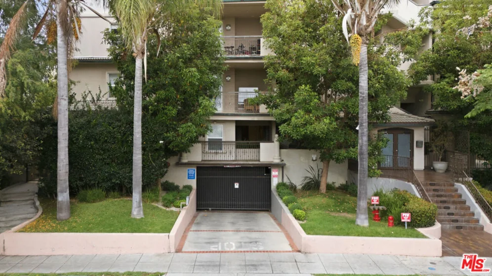8121 Norton Avenue #201 photo 2
