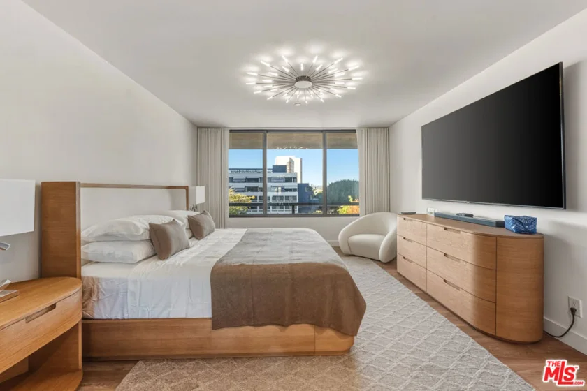 121 S Hope Street #334 photo 19