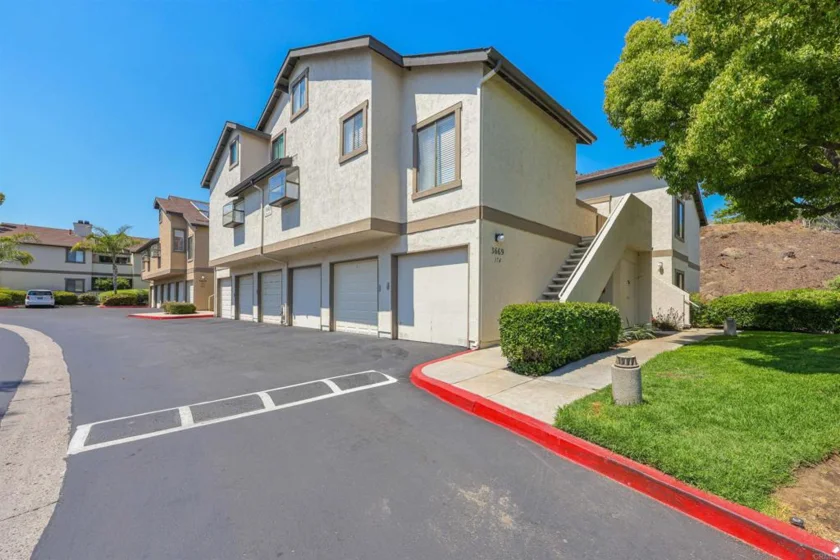 3669 Avocado Village Court #173 photo 1