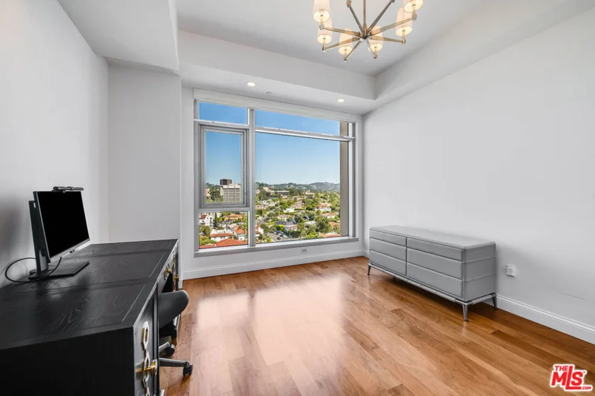10800 Wilshire Boulevard #1101 photo 21