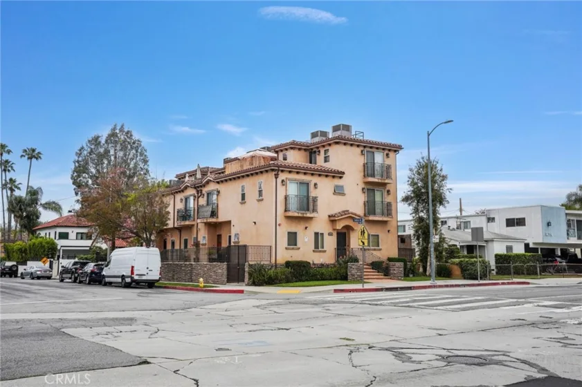 14702 Magnolia Boulevard #104 photo 1