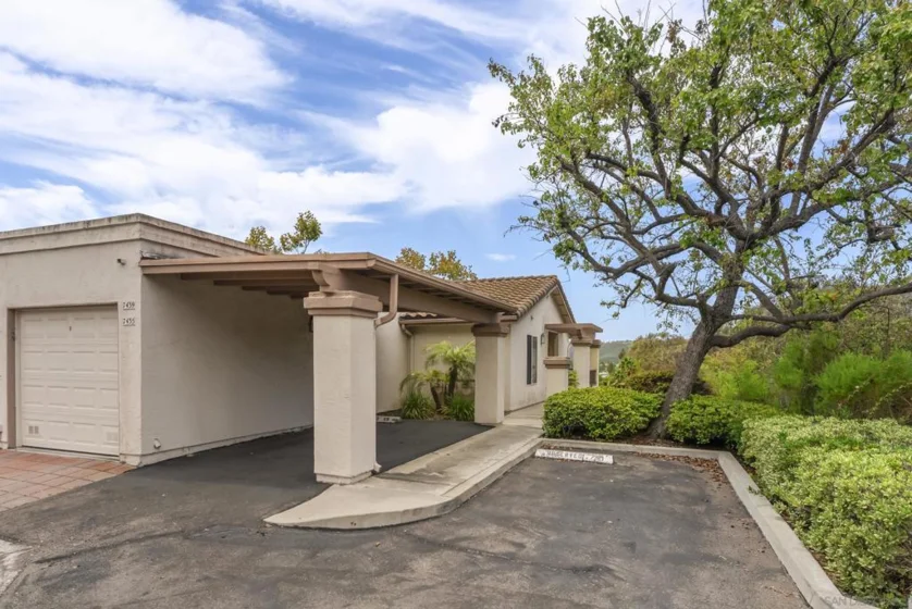 7439 Altiva Place photo 27