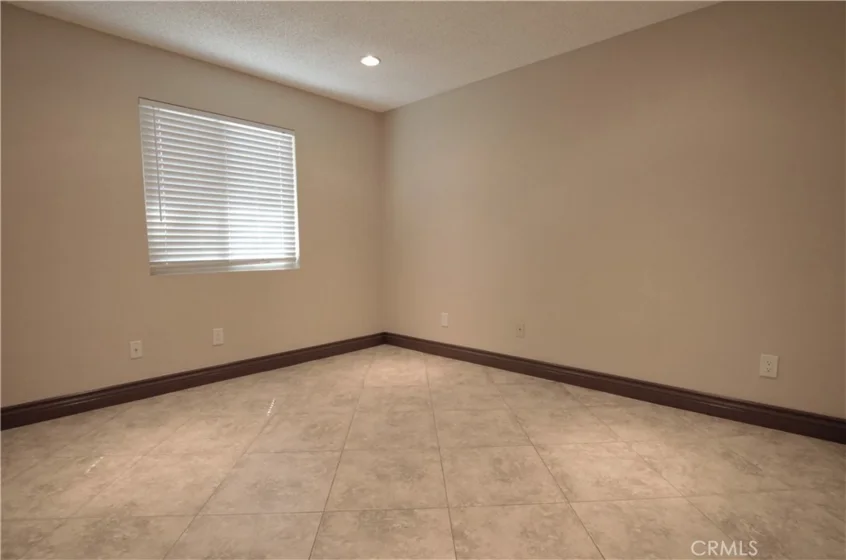 25189 Monroe Avenue photo 17