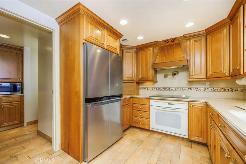 525 E Seaside Way #807 photo 10