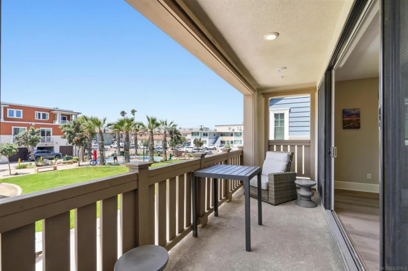 817 Jersey Court photo 8