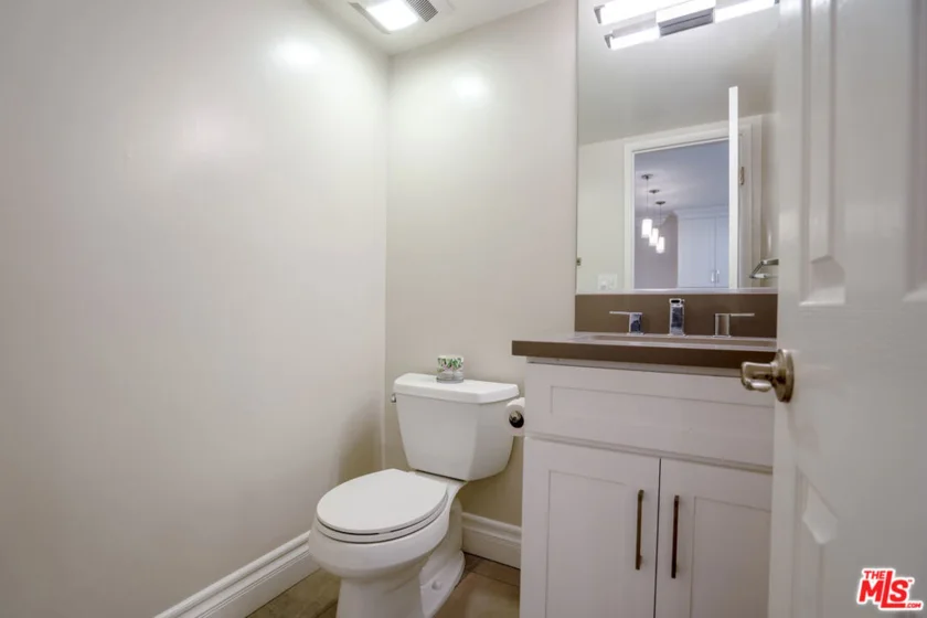 4368 W 8th Street #17 photo 19
