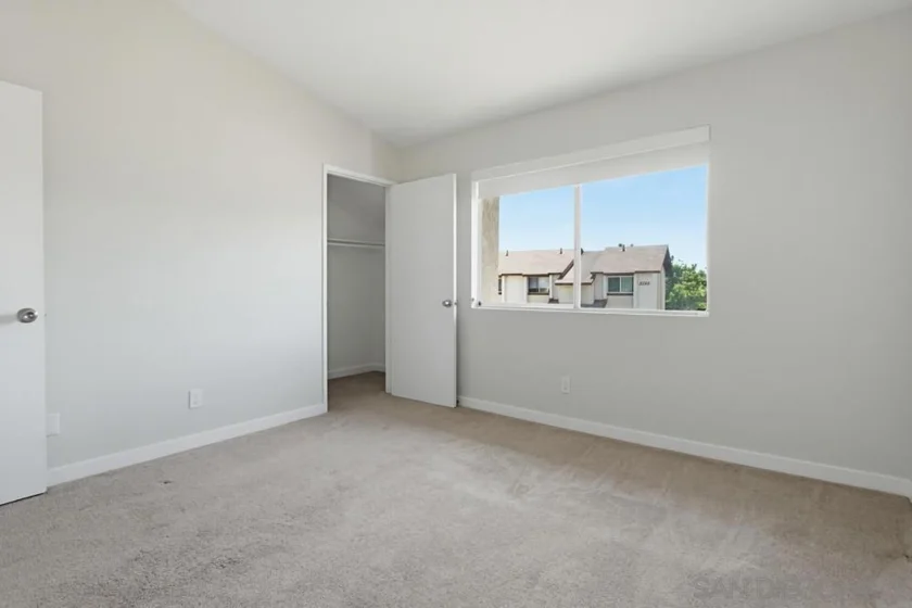 5130 N River Road #Unit B photo 33
