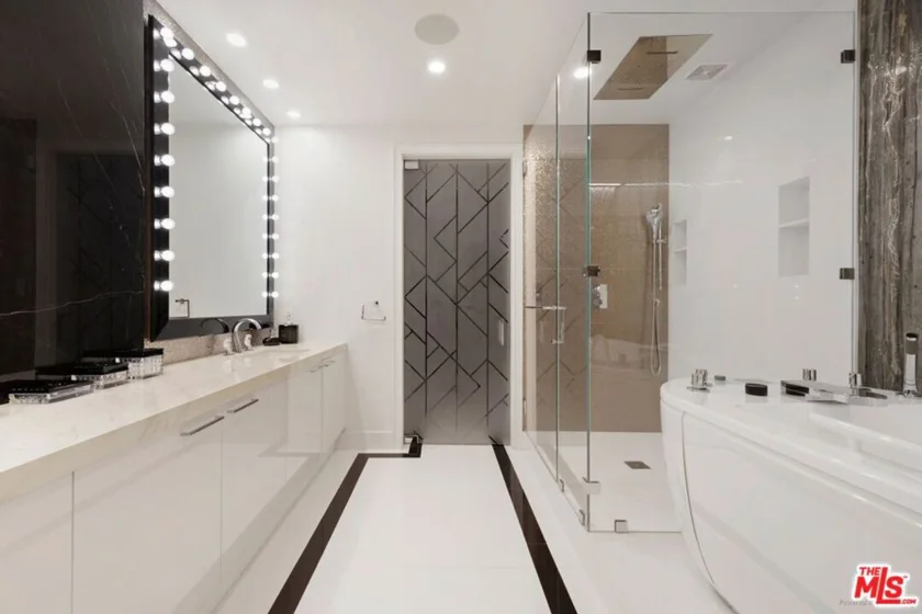 10776 Wilshire Boulevard #403 photo 10