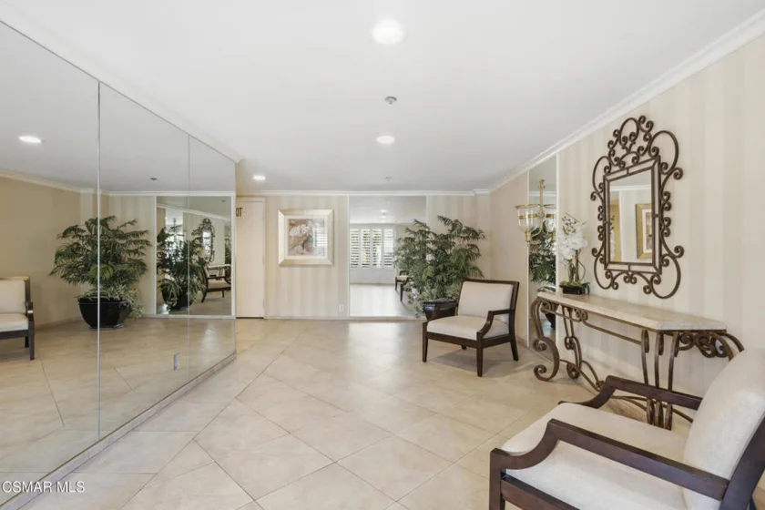 10650 Holman Avenue #202 photo 24