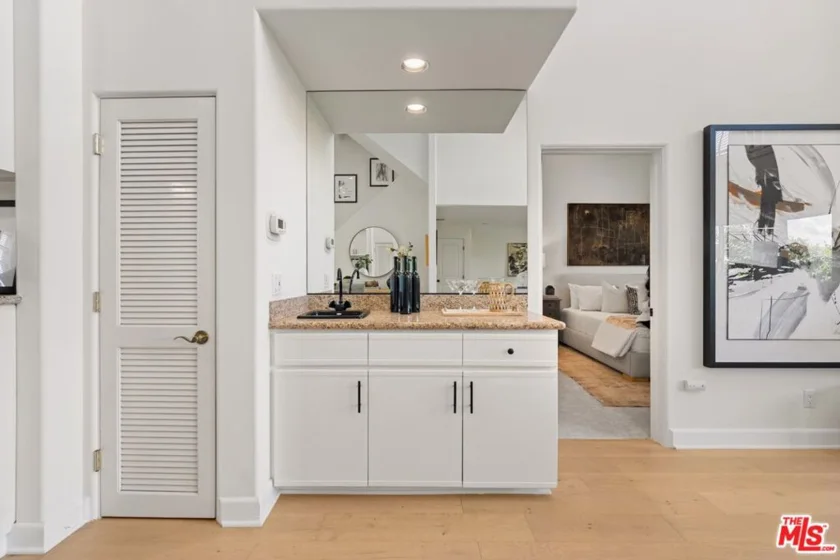390 S Sepulveda Boulevard #409 photo 7