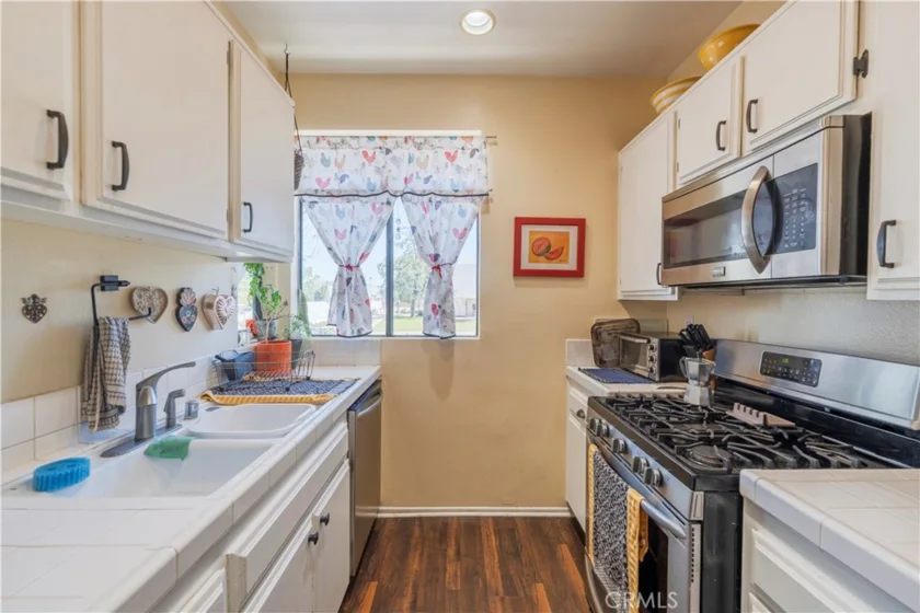 7211 Cozycroft #32 photo 6