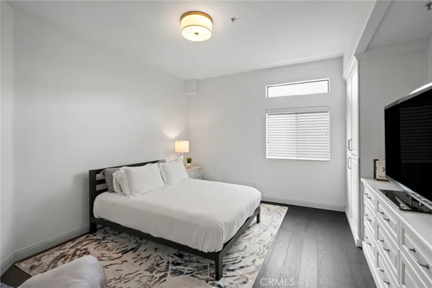 4477 Woodman Avenue #202 photo 16