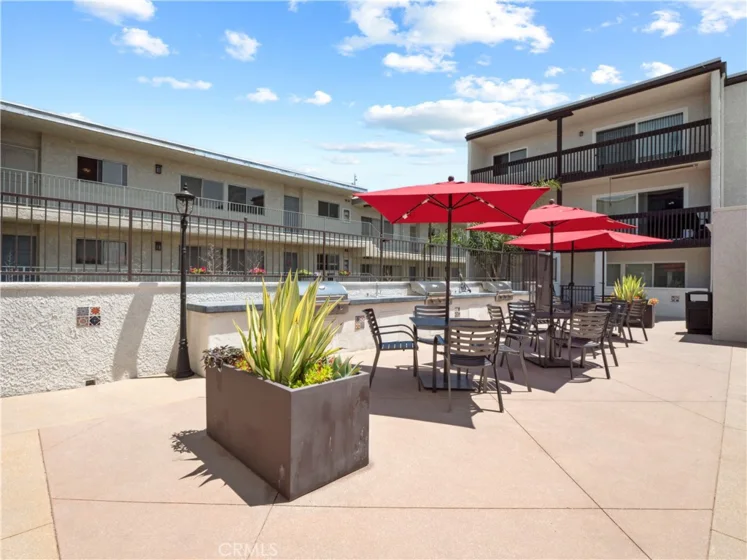 5334 Lindley Avenue #219 photo 37