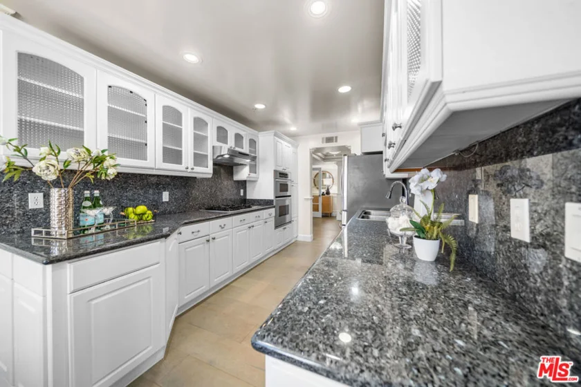 739 Lorraine Boulevard #402 photo 11