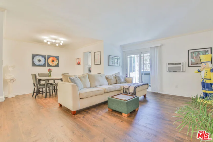 625 N Flores Street #102 photo 16