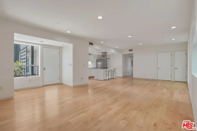 825 N Kings Road #1 photo 3