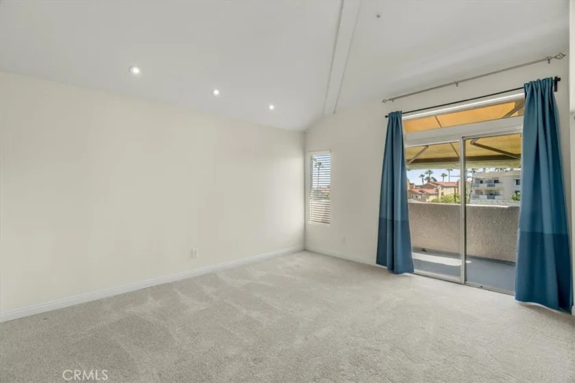 4561 Warner photo 14