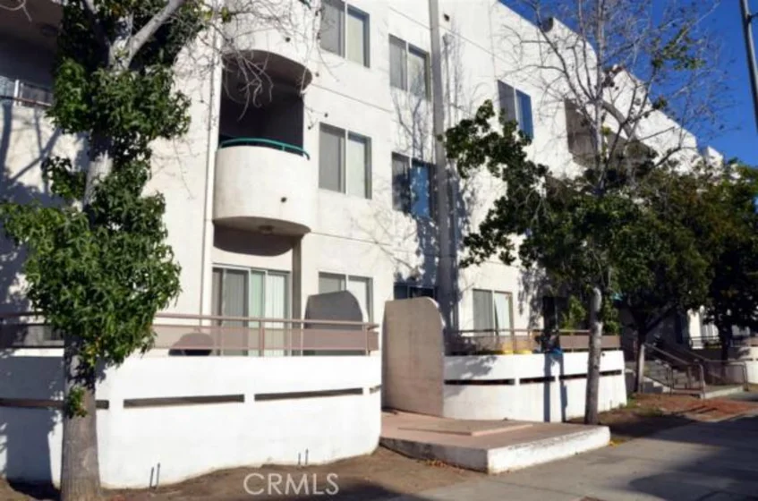 6828 Laurel Canyon Boulevard #203 photo 1