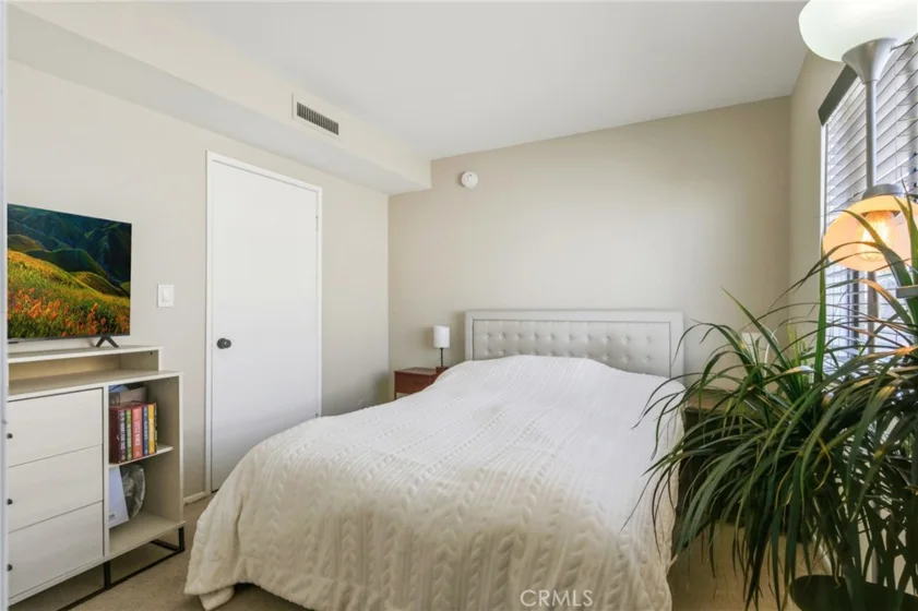 14715 Saticoy Street #14 photo 24
