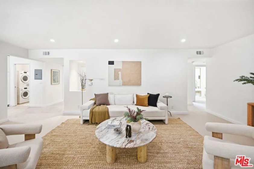516 San Vicente Boulevard #206 photo 4