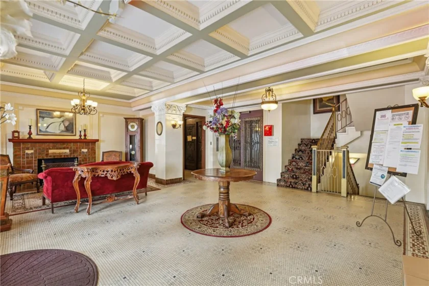 1030 E Ocean Boulevard #401 photo 2
