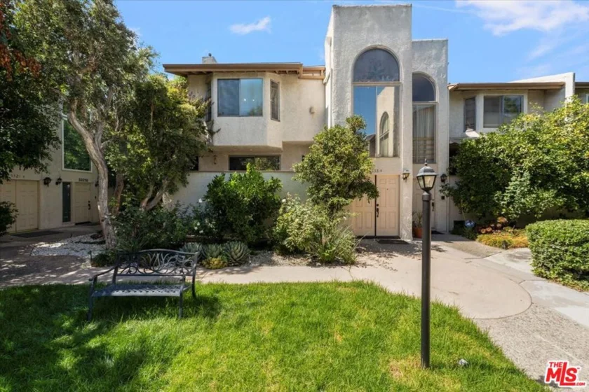 5333 Coldwater Canyon Avenue #A photo 1