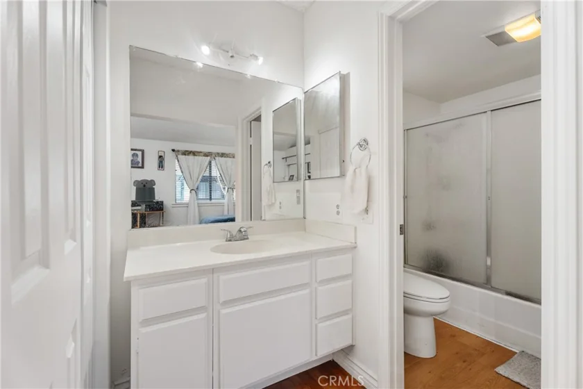 8574 Chapman #A photo 17