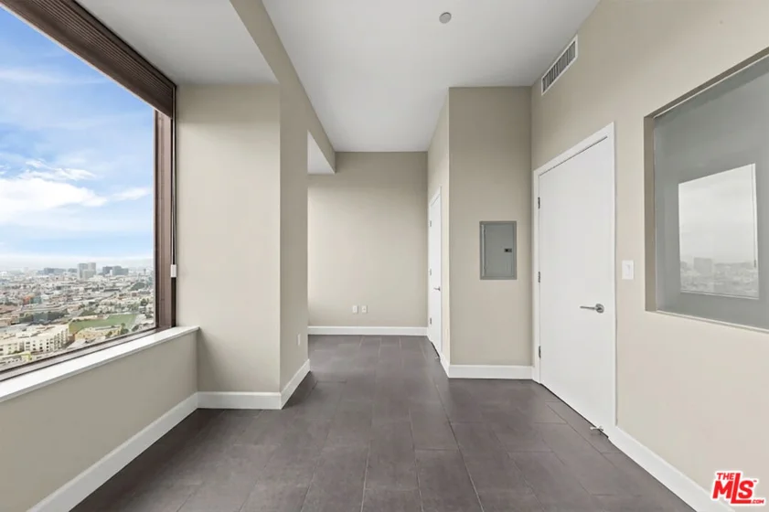 1100 Wilshire Boulevard #2411 photo 8