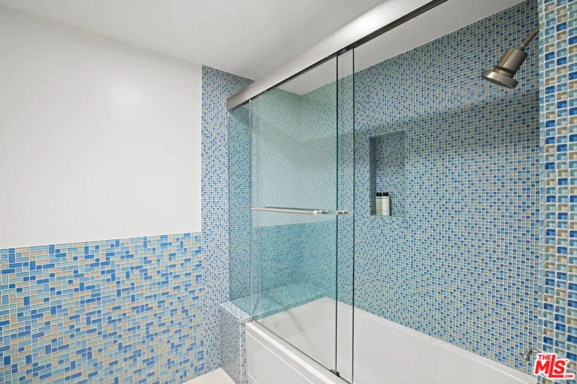 718 N Croft Avenue #201 photo 15