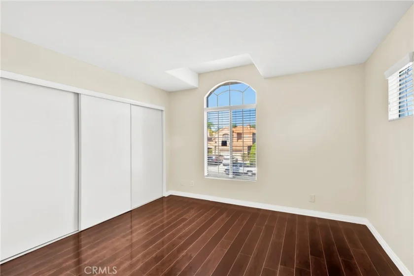 39909 Via Castana photo 9