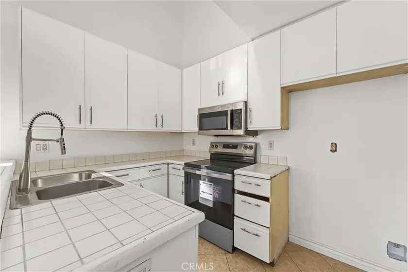 82 Largo photo 7