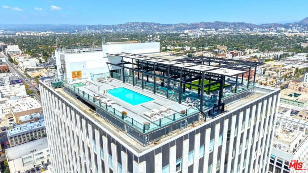 3810 Wilshire Boulevard #605 photo 31