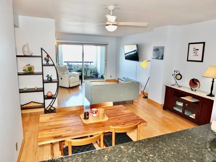 525 E Seaside Way 1007 photo 15