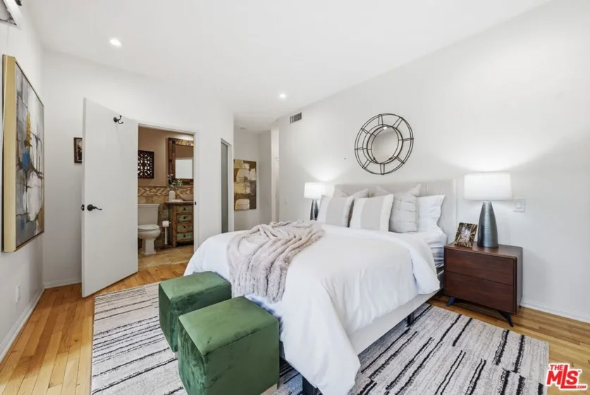 612 S Barrington Avenue #213 photo 10