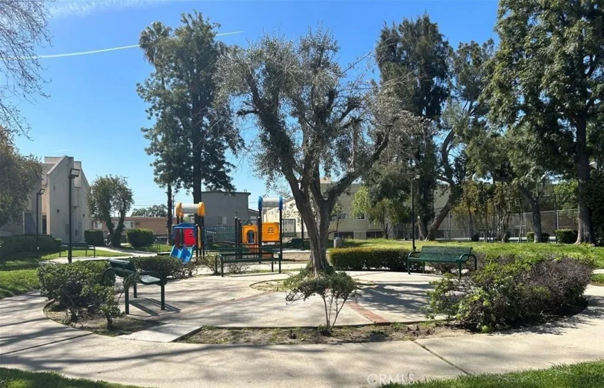 7651 Reseda #12 photo 3