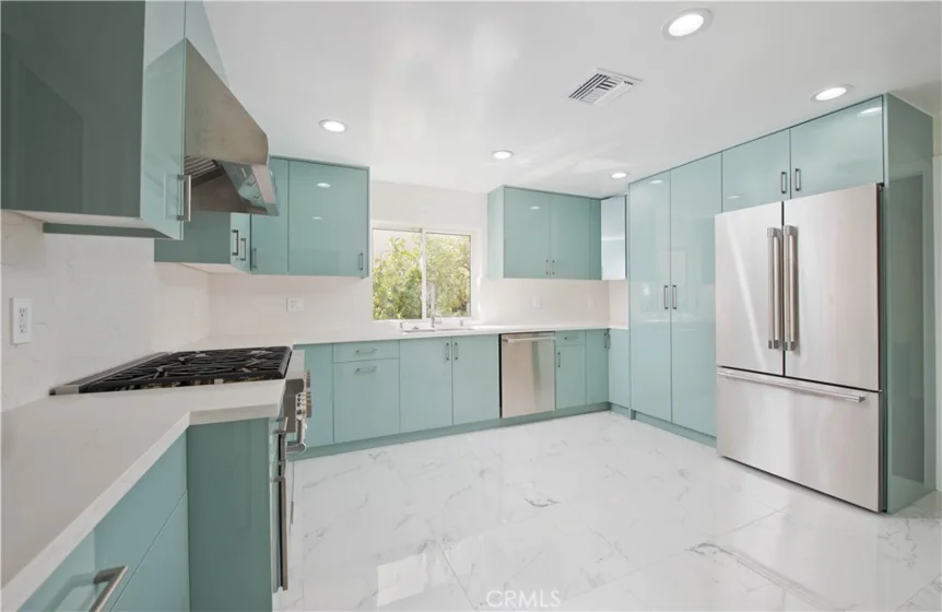 5333 Zelzah Avenue #102 photo 2
