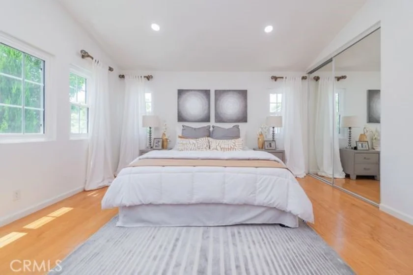 2310 Cascade photo 18