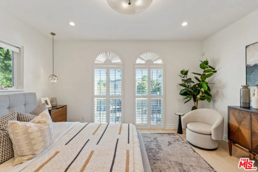 4711 Ambrose Avenue #204 photo 19