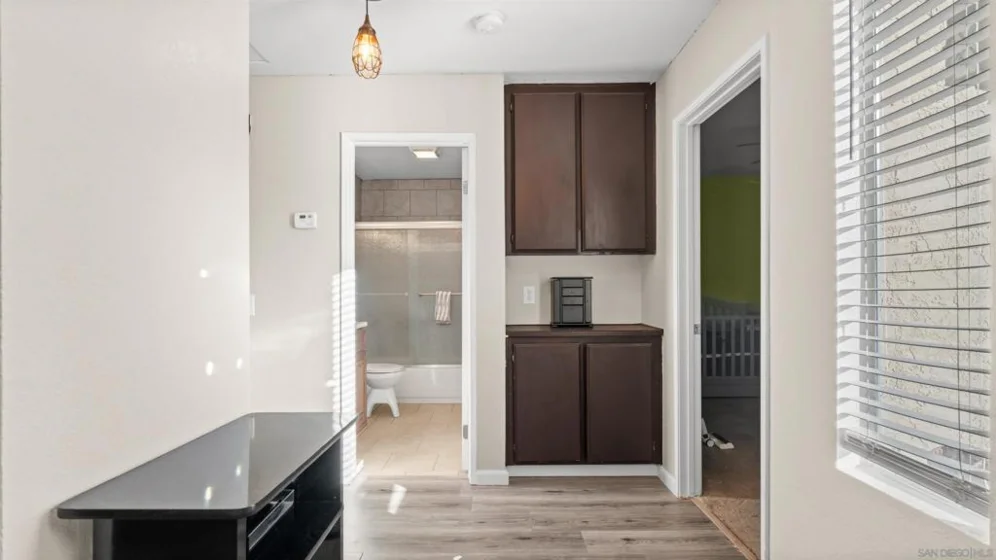 422 Devonshire Gln photo 7