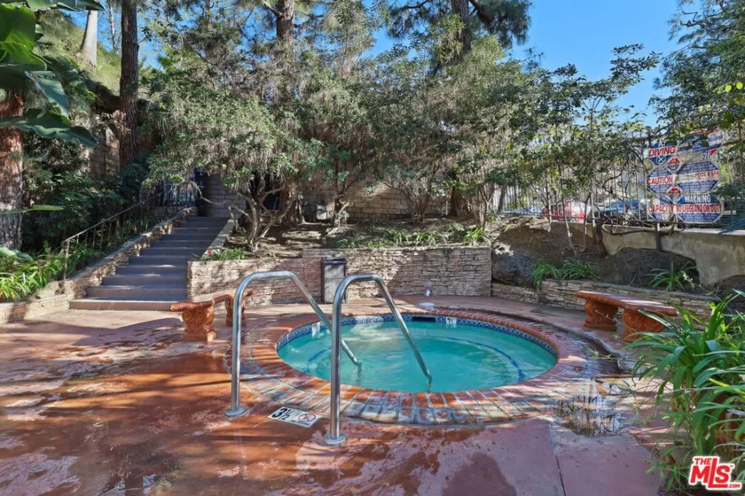 2700 Cahuenga Boulevard #2216 photo 20