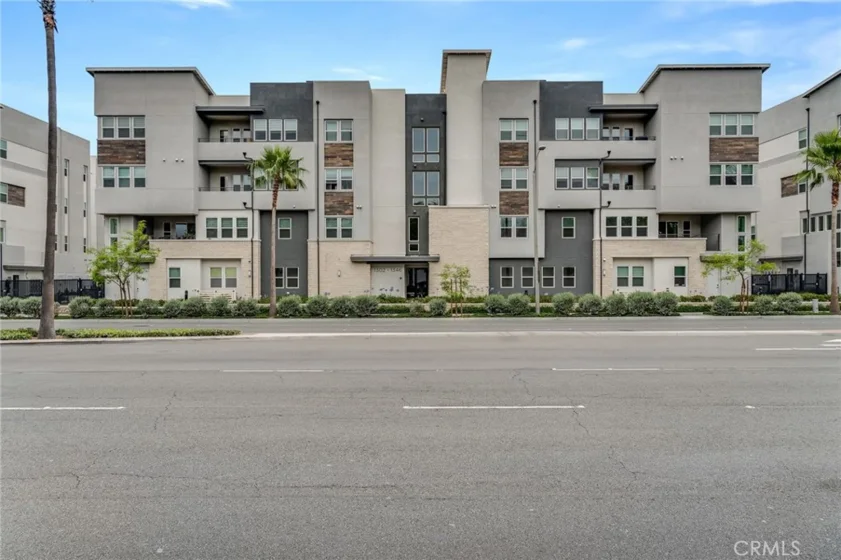 1338 S Urbana photo 3
